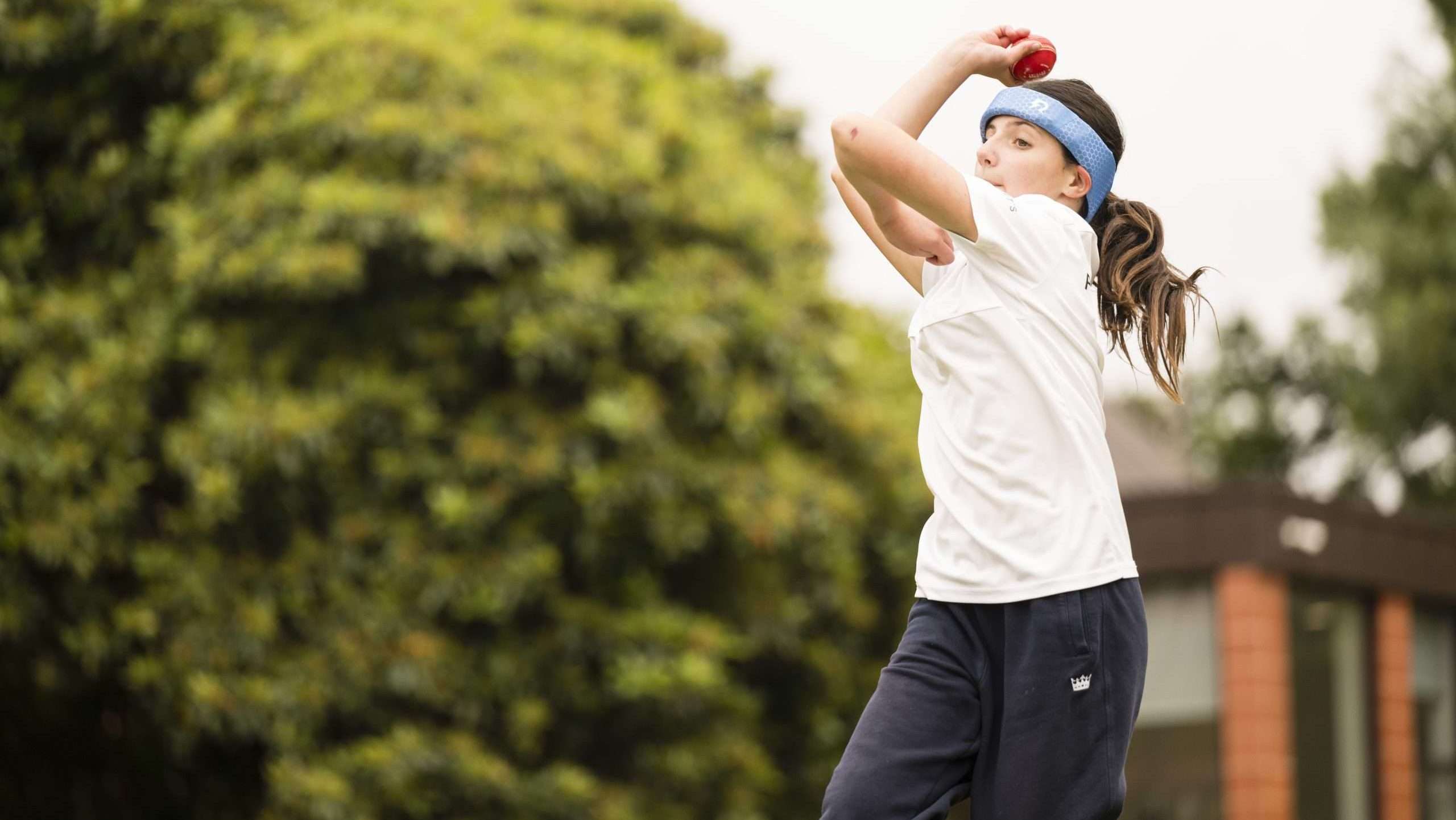 School cricketer wearing Rezon HAlos